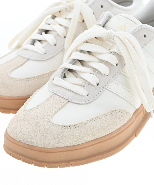 adidas รองเท้าผ้าใบ