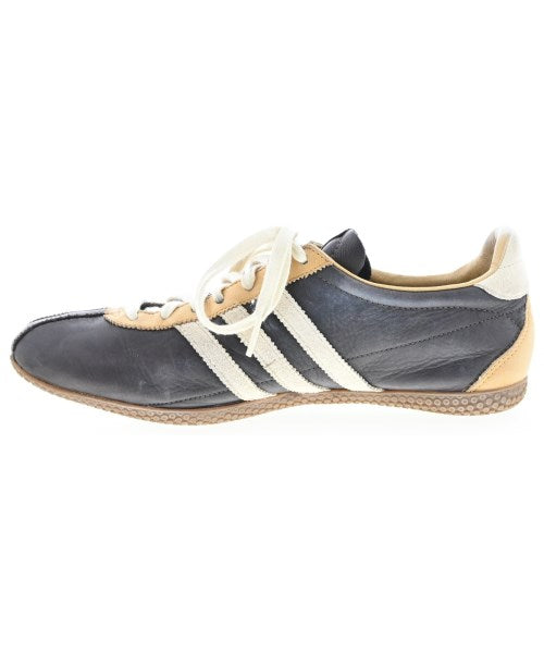 adidas รองเท้าผ้าใบ