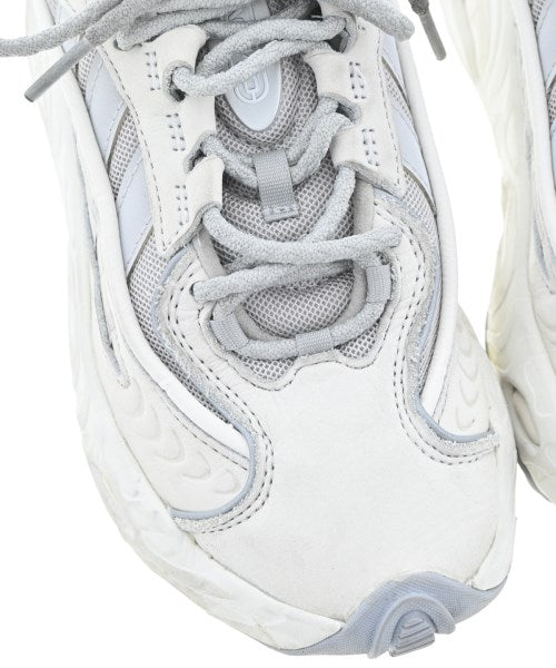 adidas รองเท้าผ้าใบ