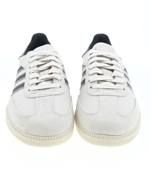 adidas รองเท้าผ้าใบ