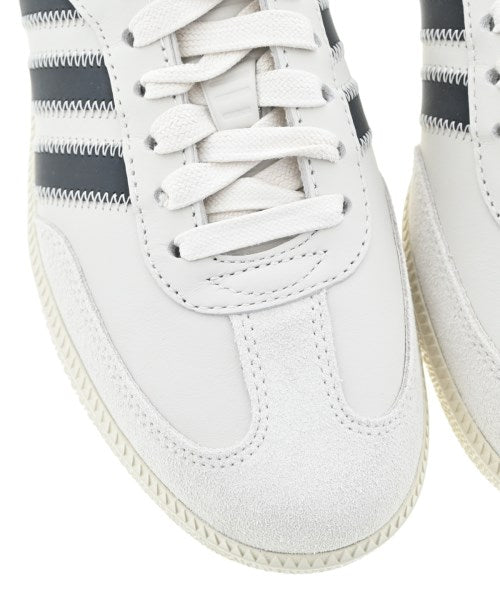 adidas รองเท้าผ้าใบ