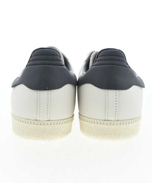 adidas รองเท้าผ้าใบ