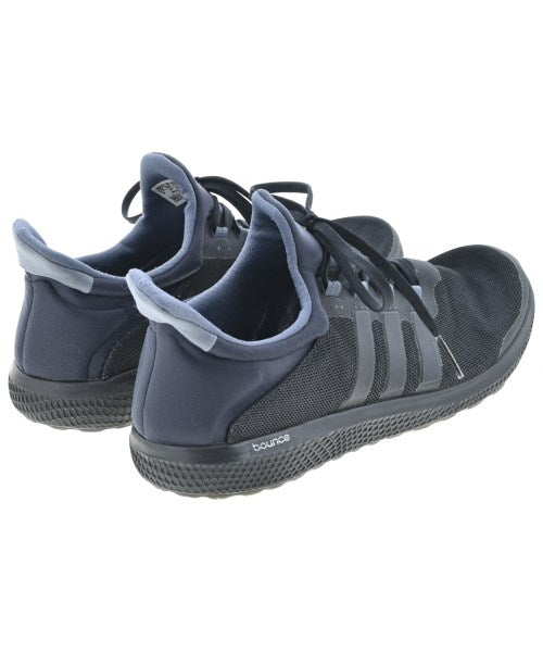 adidas รองเท้าผ้าใบ