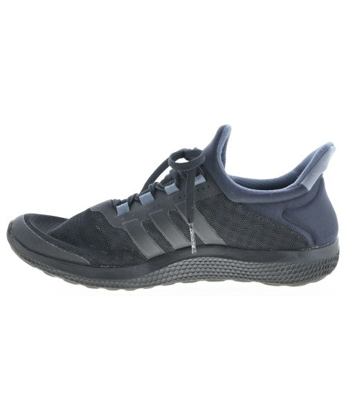 adidas รองเท้าผ้าใบ
