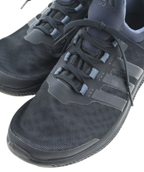 adidas รองเท้าผ้าใบ