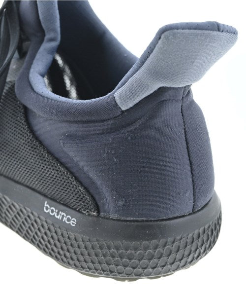 adidas รองเท้าผ้าใบ
