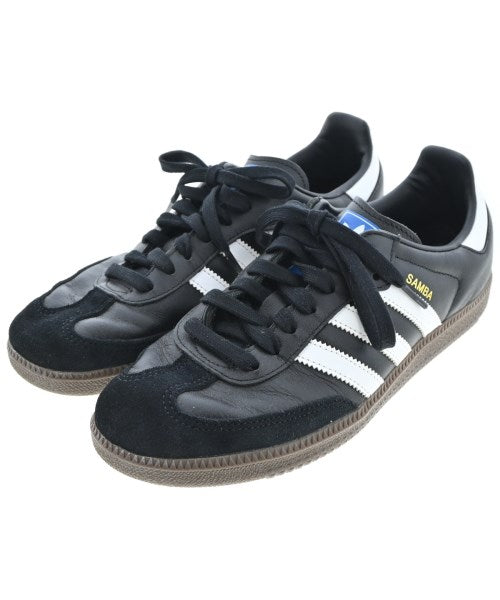 adidas รองเท้าผ้าใบ