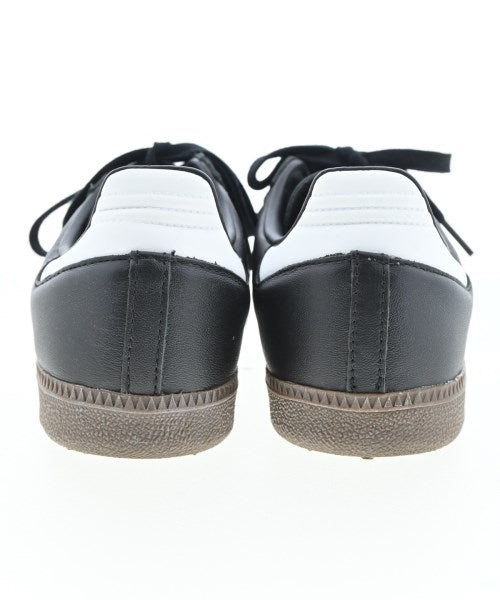 adidas รองเท้าผ้าใบ