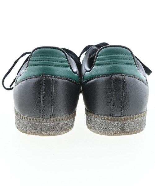 adidas รองเท้าผ้าใบ