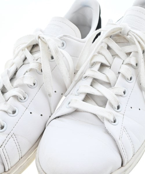 adidas รองเท้าผ้าใบ