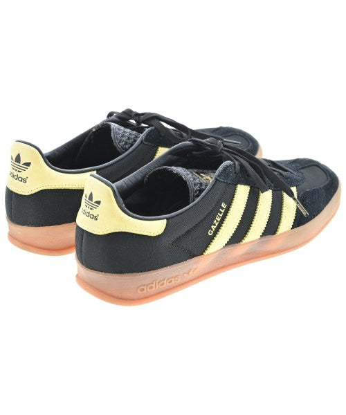 adidas รองเท้าผ้าใบ