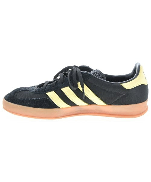 adidas รองเท้าผ้าใบ