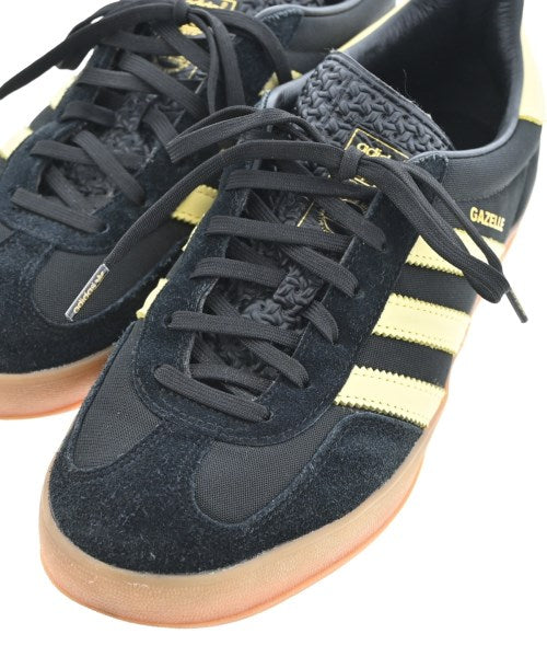 adidas รองเท้าผ้าใบ
