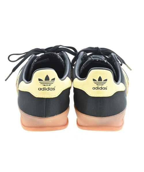 adidas รองเท้าผ้าใบ