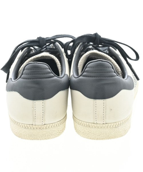 adidas รองเท้าผ้าใบ