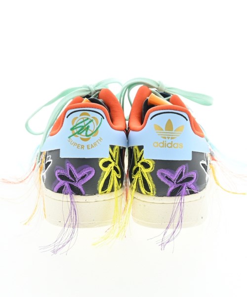 adidas รองเท้าผ้าใบ