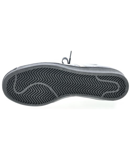 adidas รองเท้าผ้าใบ