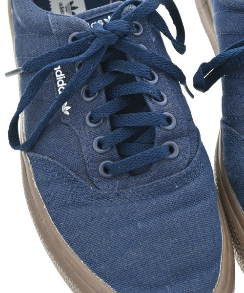 adidas รองเท้าผ้าใบ