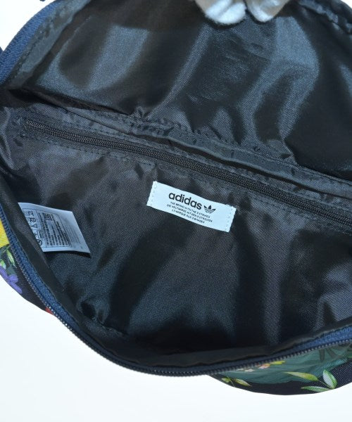 adidas กระเป๋าสะพาย