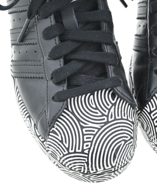 adidas รองเท้าผ้าใบ