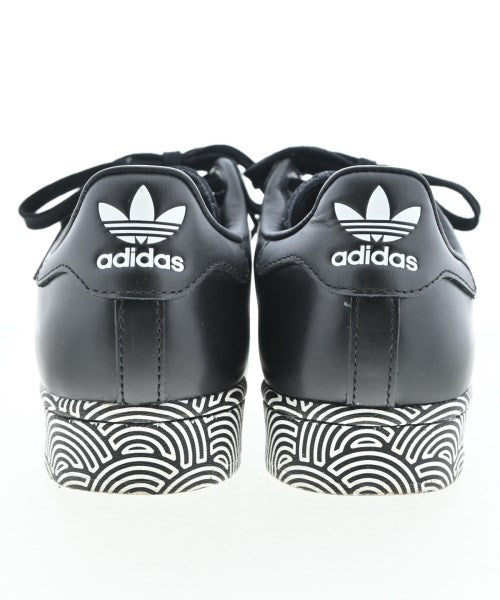 adidas รองเท้าผ้าใบ