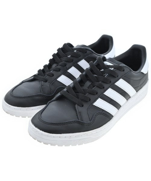 adidas รองเท้าผ้าใบ