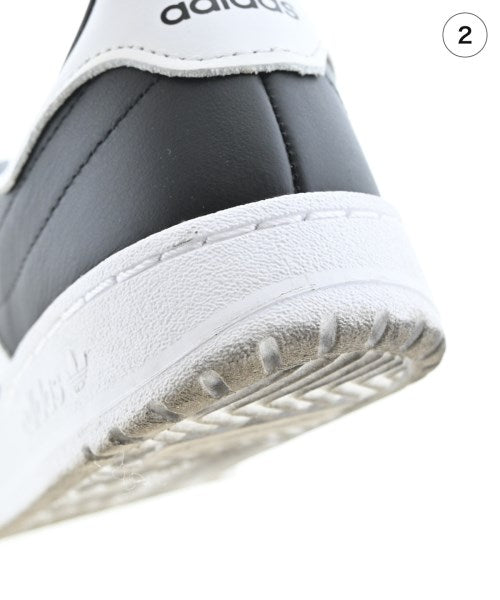 adidas รองเท้าผ้าใบ