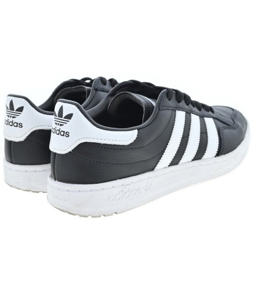 adidas รองเท้าผ้าใบ