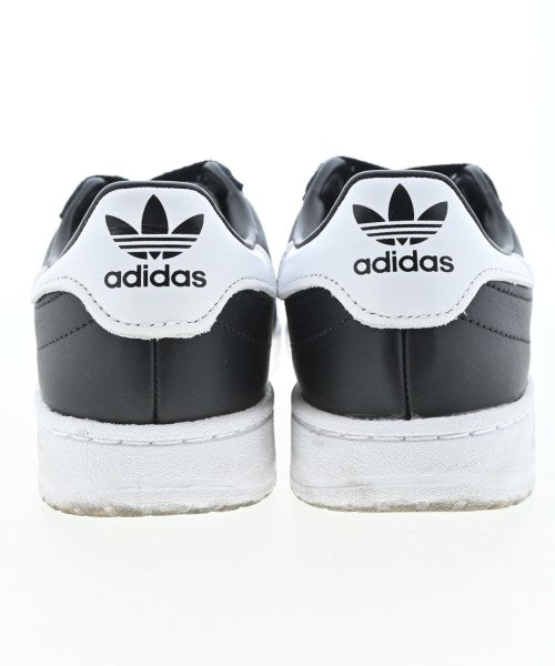 adidas รองเท้าผ้าใบ