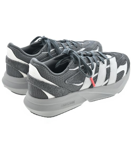 adidas รองเท้าผ้าใบ