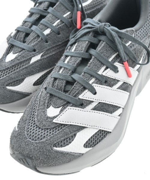 adidas รองเท้าผ้าใบ