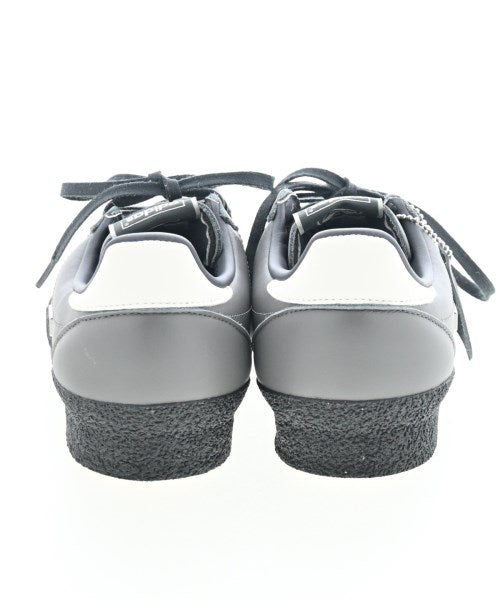 adidas รองเท้าผ้าใบ