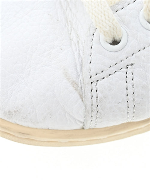 adidas รองเท้าผ้าใบ