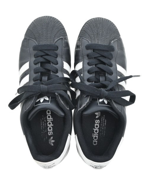 adidas รองเท้าผ้าใบ
