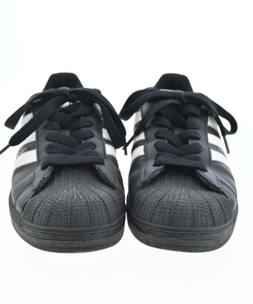 adidas รองเท้าผ้าใบ