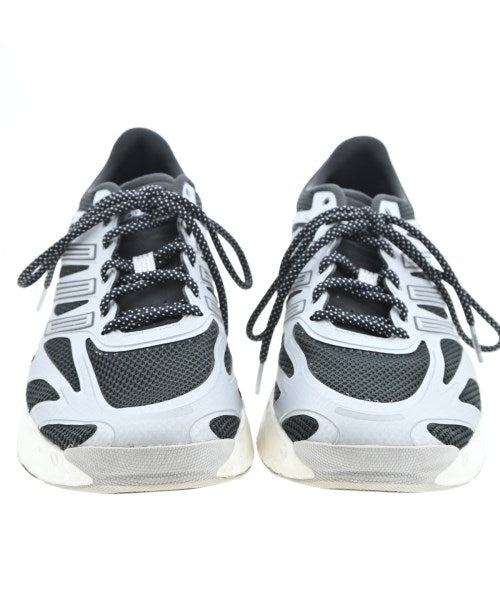 adidas รองเท้าผ้าใบ