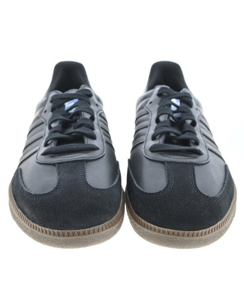 adidas รองเท้าผ้าใบ