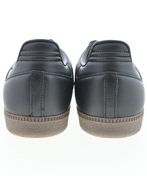 adidas รองเท้าผ้าใบ