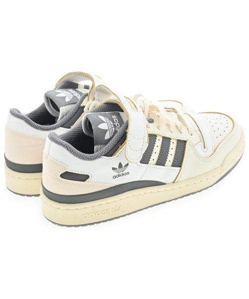 adidas รองเท้าผ้าใบ