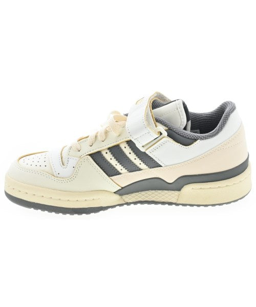 adidas รองเท้าผ้าใบ