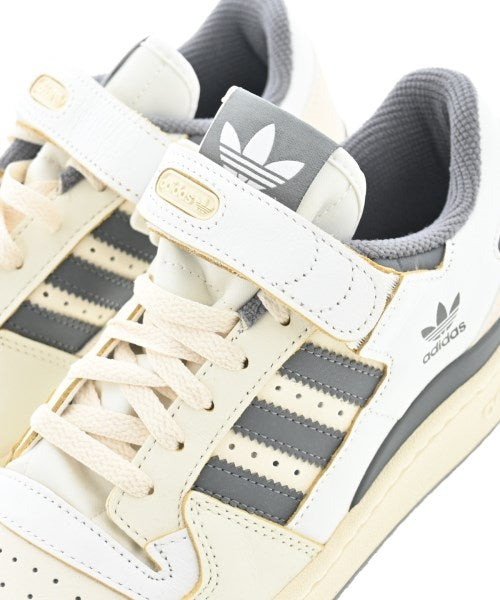 adidas รองเท้าผ้าใบ