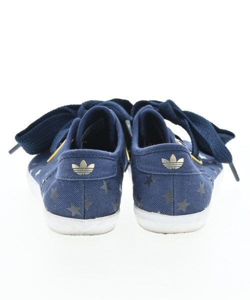 adidas รองเท้าผ้าใบ