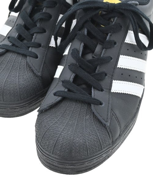 adidas รองเท้าผ้าใบ