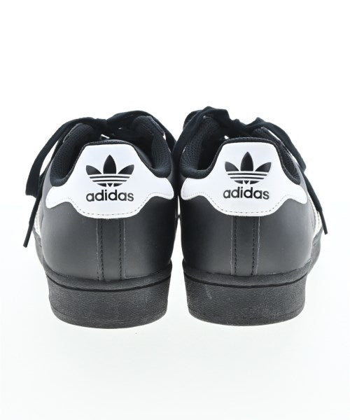 adidas รองเท้าผ้าใบ