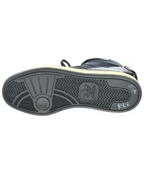 adidas รองเท้าผ้าใบ