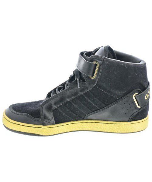 adidas รองเท้าผ้าใบ