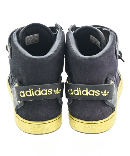 adidas รองเท้าผ้าใบ