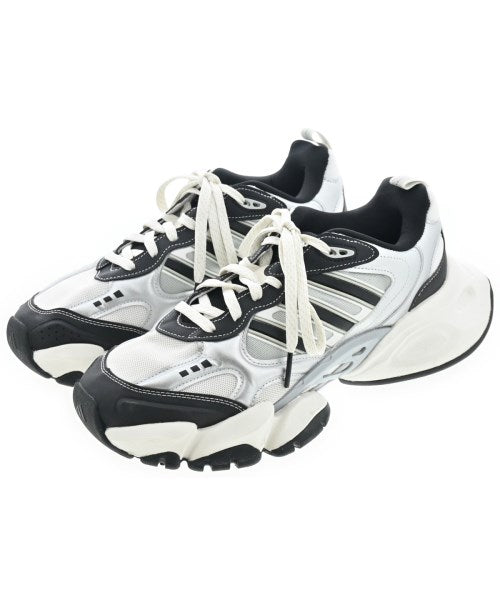 adidas รองเท้าผ้าใบ