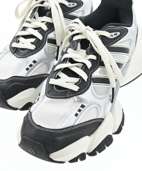 adidas รองเท้าผ้าใบ