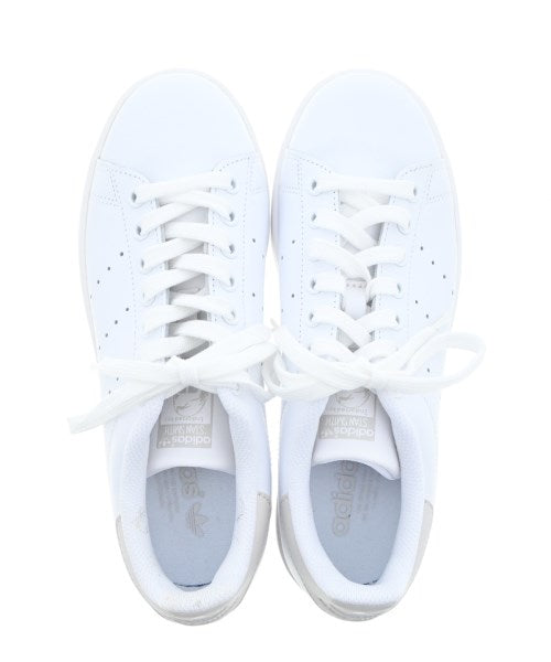 adidas รองเท้าผ้าใบ